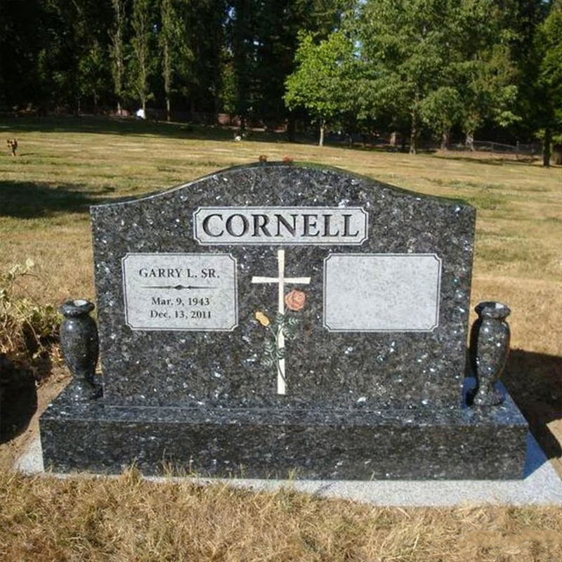 ศิลาฤกษ์หินแกรนิตลายดอกกุหลาบข้าม