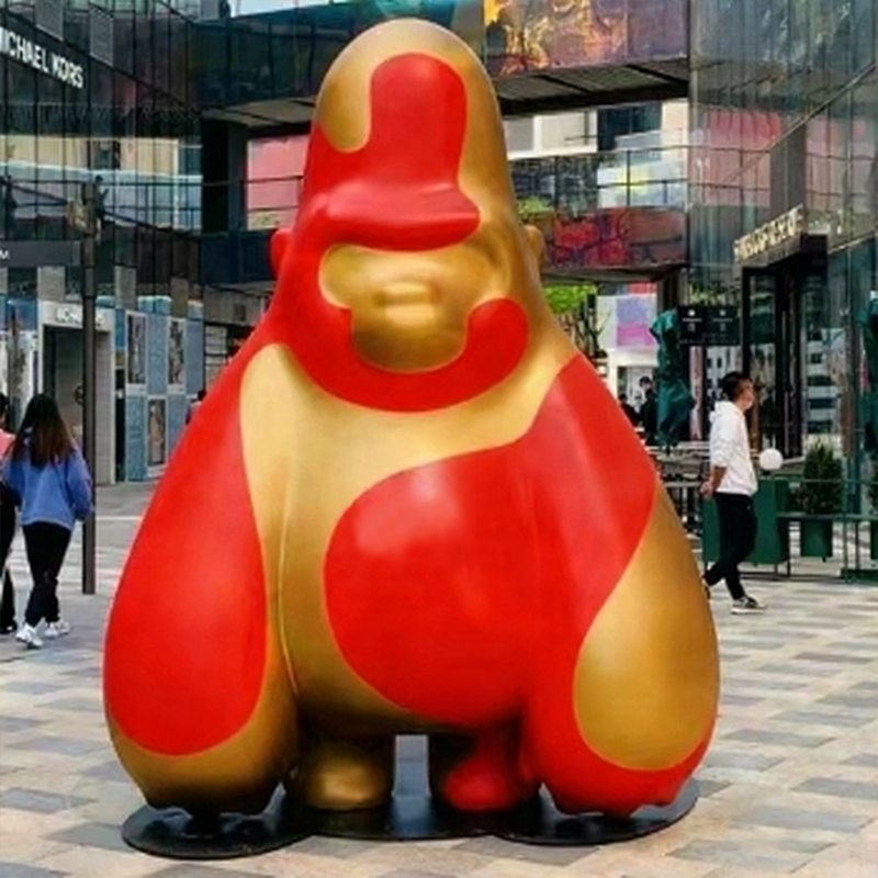 ประติมากรรมกอริลลาการ์ตูนไฟเบอร์กลาส