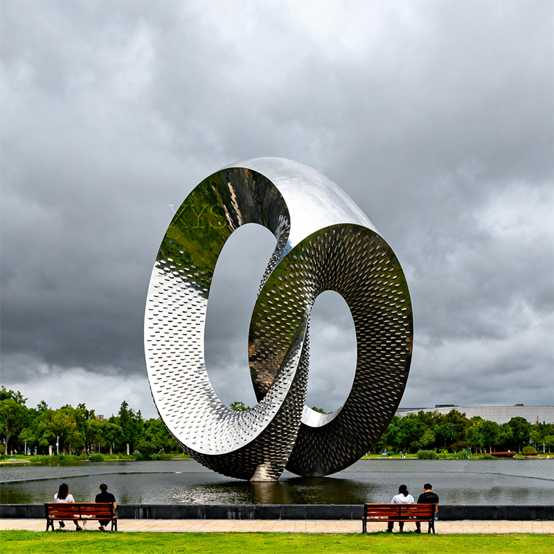 ประติมากรรม Mobius Loop Dual-Ring Intertwined